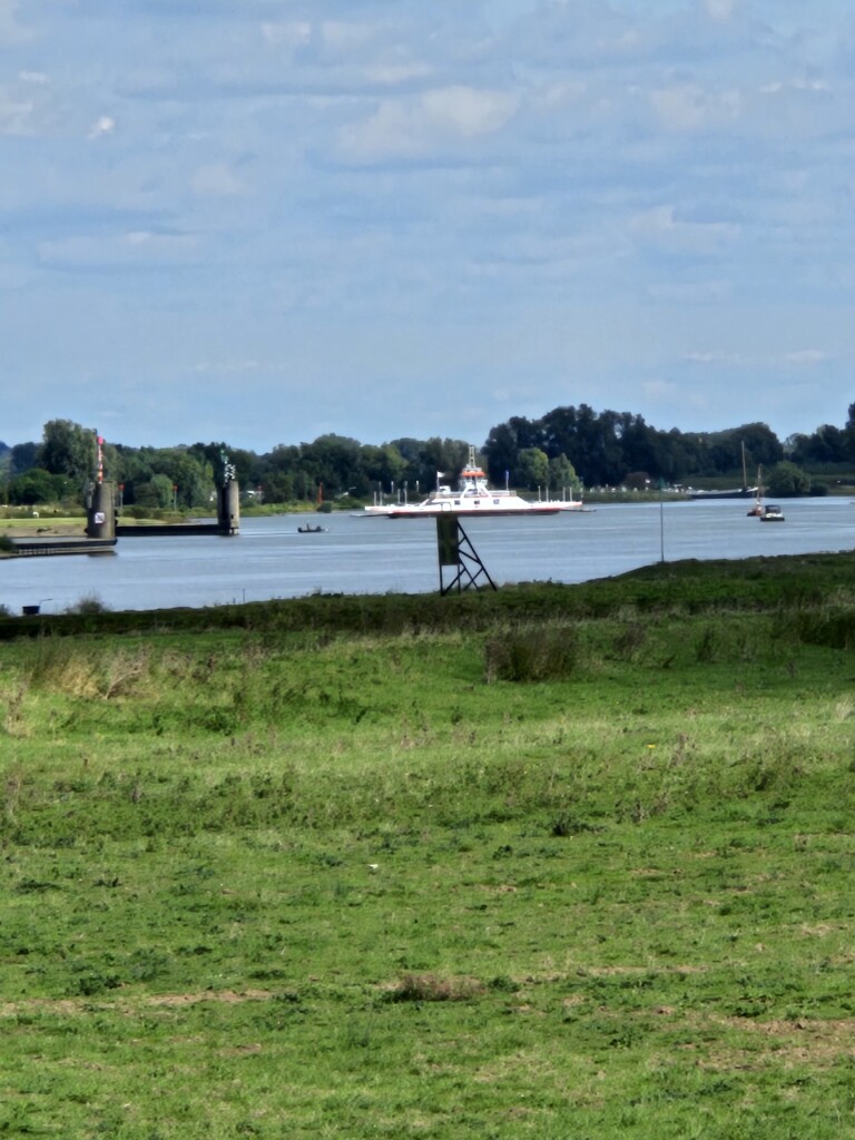 Beusichem (bushalte Kerk) - Maurik (bushalte Pr. Marijkelaan) · Betuwepad etappe 7