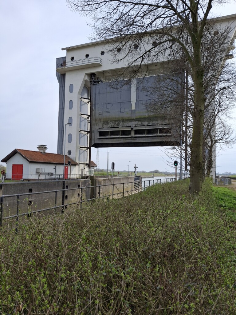 Ochten (bushalte Brandweerkazerne) - Station Tiel · Betuwepad etappe 12