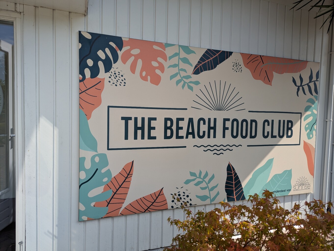 Mooie wandeling door de natuur, park en vijver