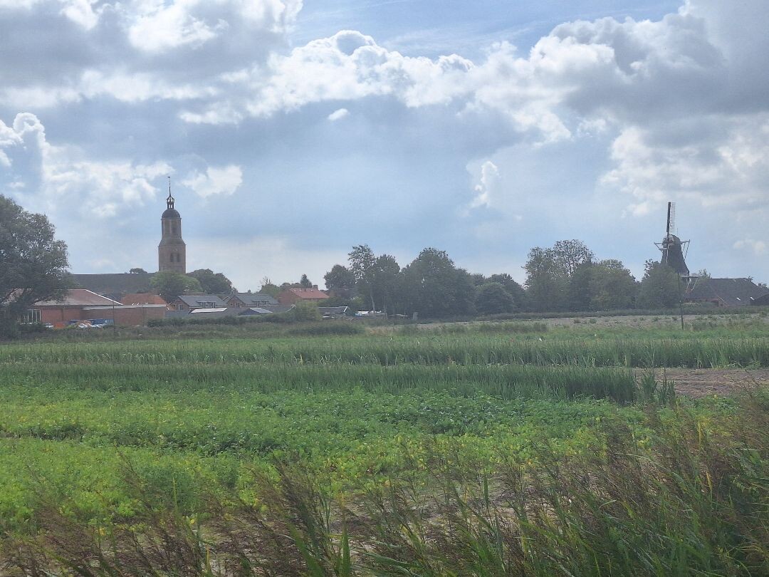 Eindeloze ruimte voor en achter de Waddenzeedijk