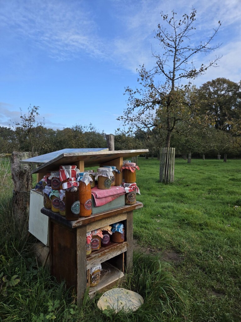 Gele en rode route rond Hackfort