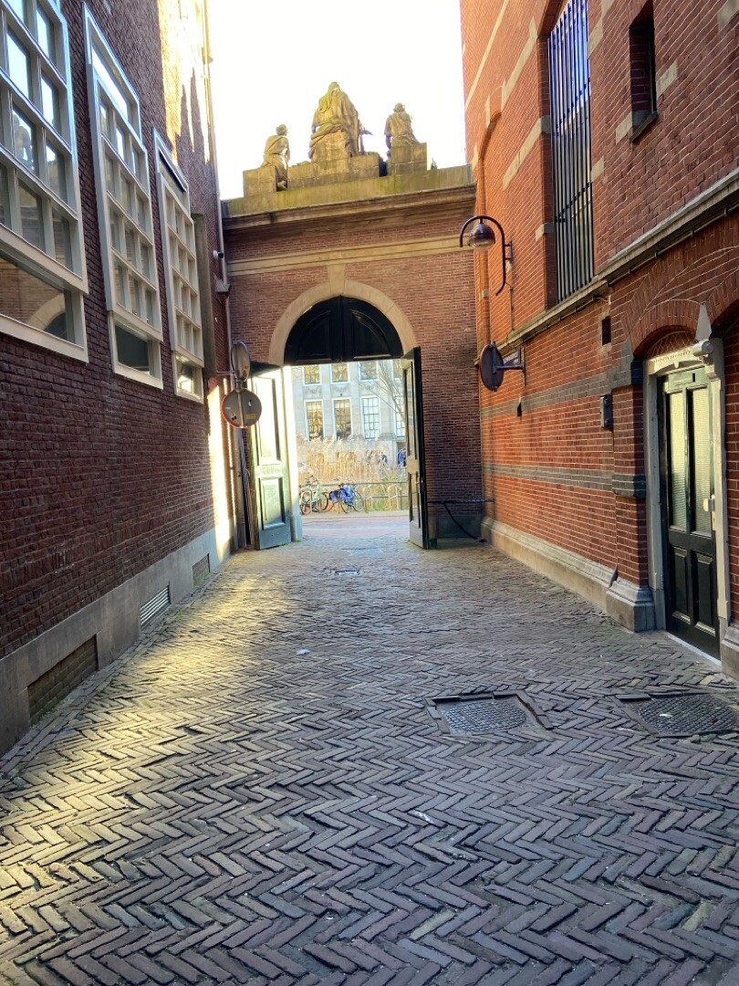 Proloog Amsterdam CS - Hollandse Schouwburg