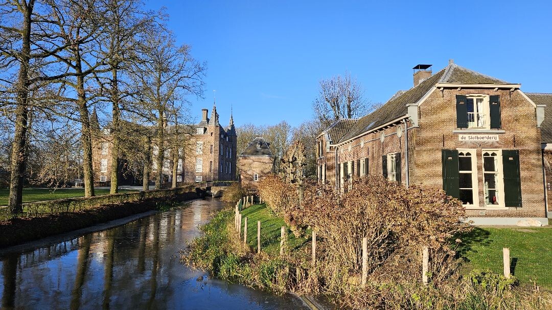 Wandelen langs de Vecht bij Slot Zuylen