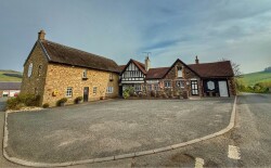 St. Cuthbertway: 3.Kirk_Yetholm-Wooler