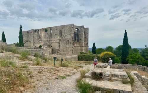 Rondwandeling vanaf Abbaye Saint Felix de Montceau