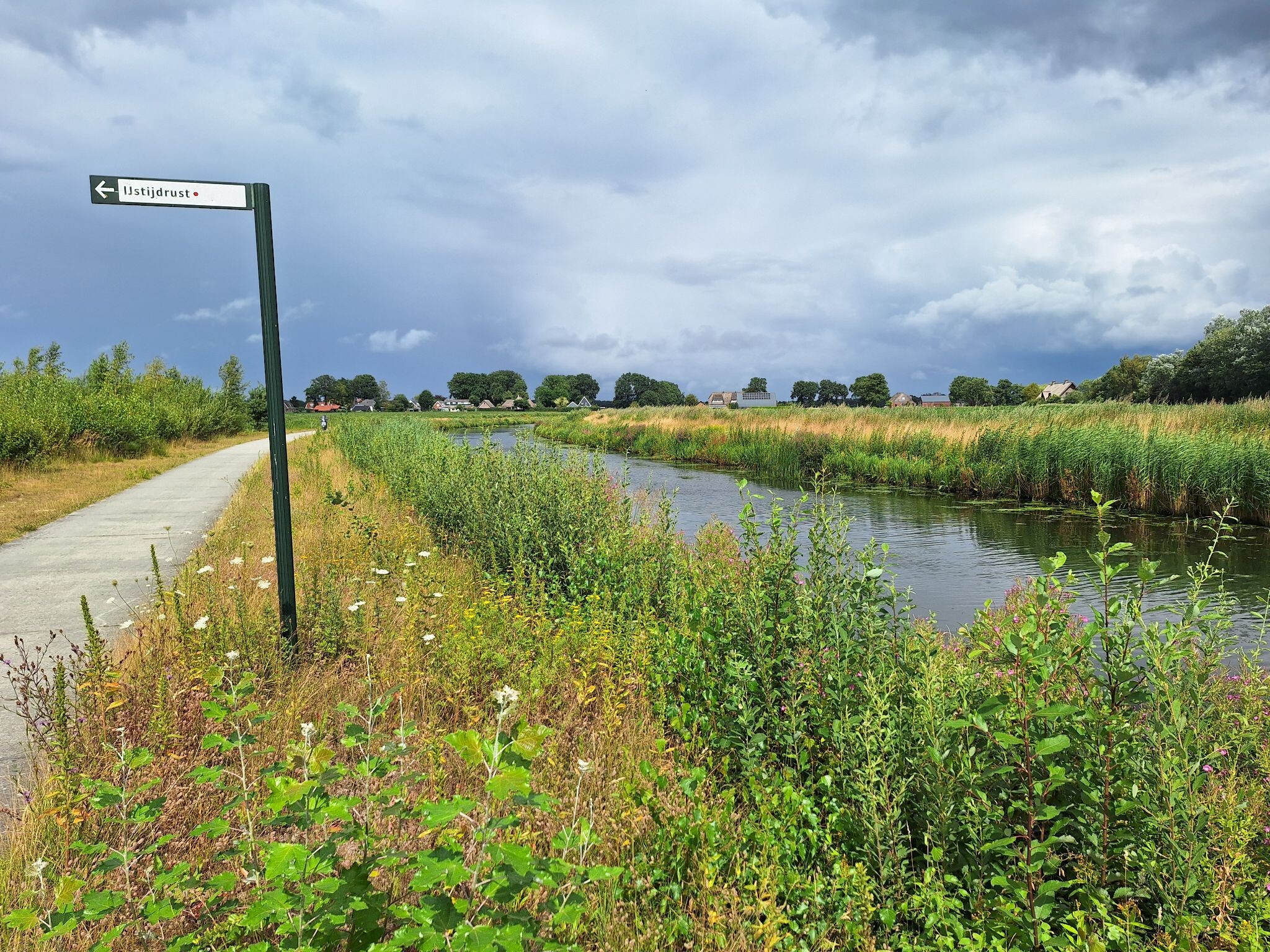 Mooie wandeling langs kanalen