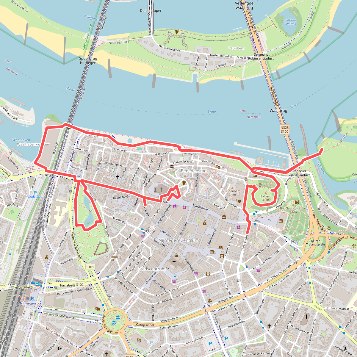 Al wandelend door Nijmegen